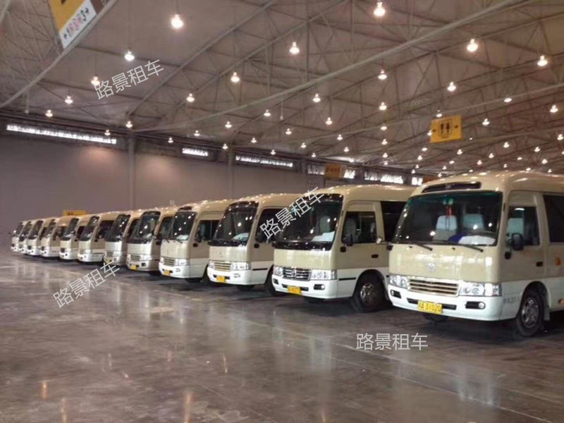 成都租中巴車
