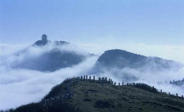 成都周邊租車自駕游景點(diǎn)推薦峨眉山