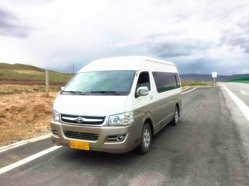 成都租車(chē)應(yīng)該怎么租，中巴車(chē)大巴車(chē)租賃