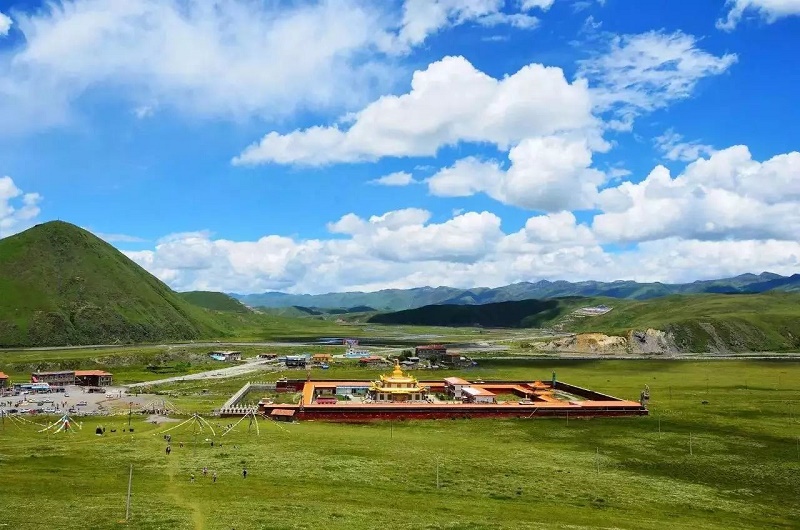 國慶去哪里玩，成都租車自駕去川西，一個景色媲美西藏的地方