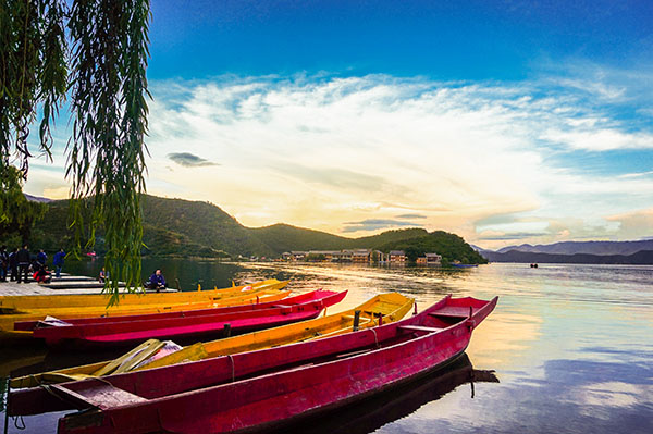 瀘沽湖旅游
