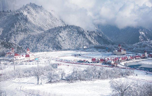 成都到西嶺雪山旅游租車