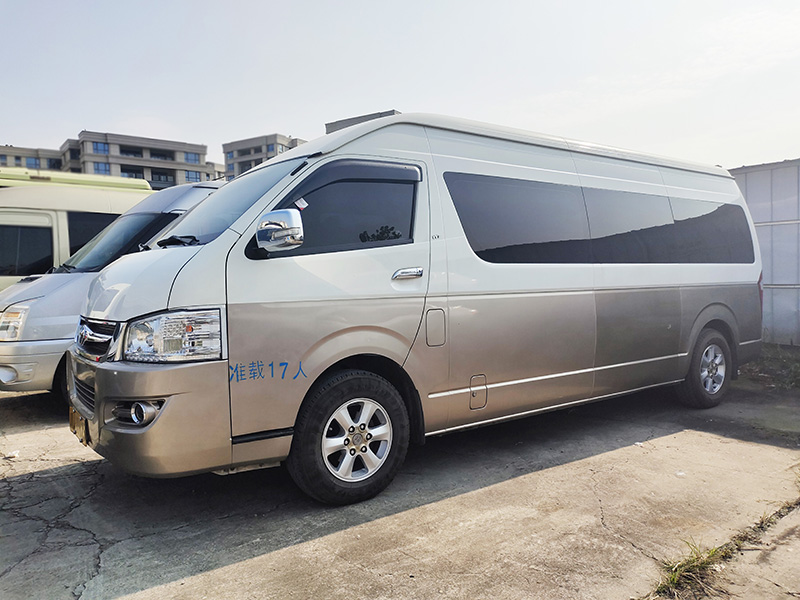 成都中巴租車